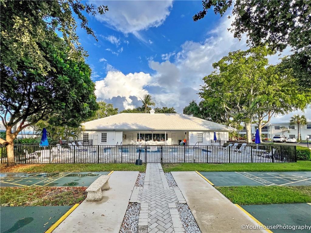 Bay Colony Club - Residential