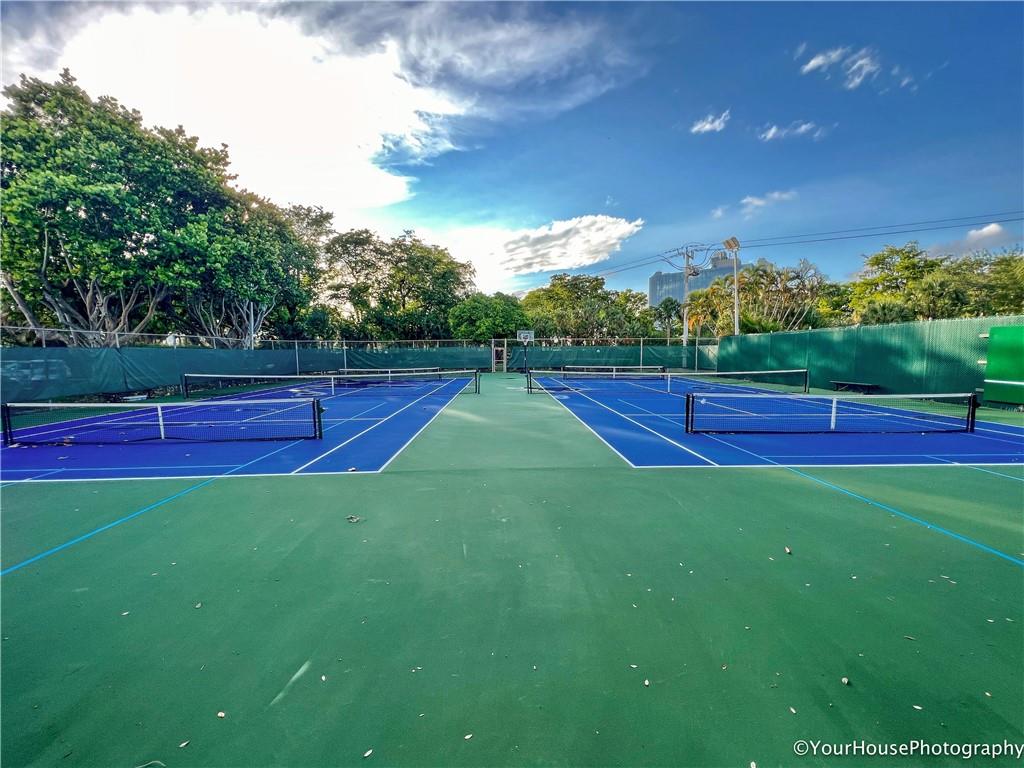 Bay Colony Club - Residential