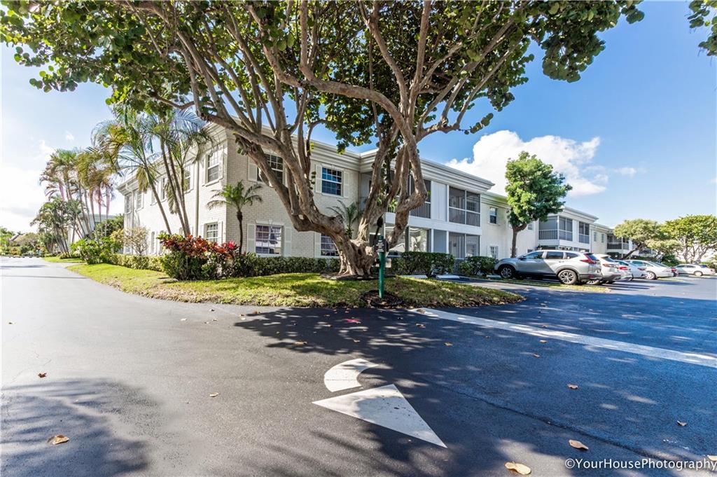 Bay Colony Club - Residential