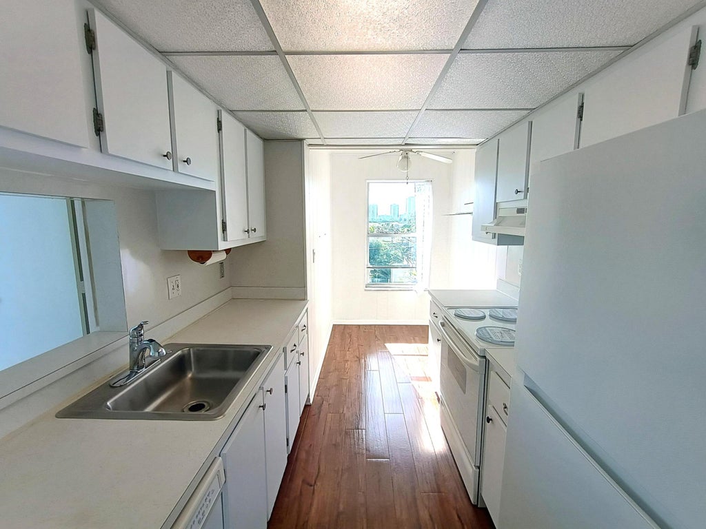 Photo of 777 S FEDERAL Highway #RP602, Pompano Beach, FL 33062 (MLS # B26065550)