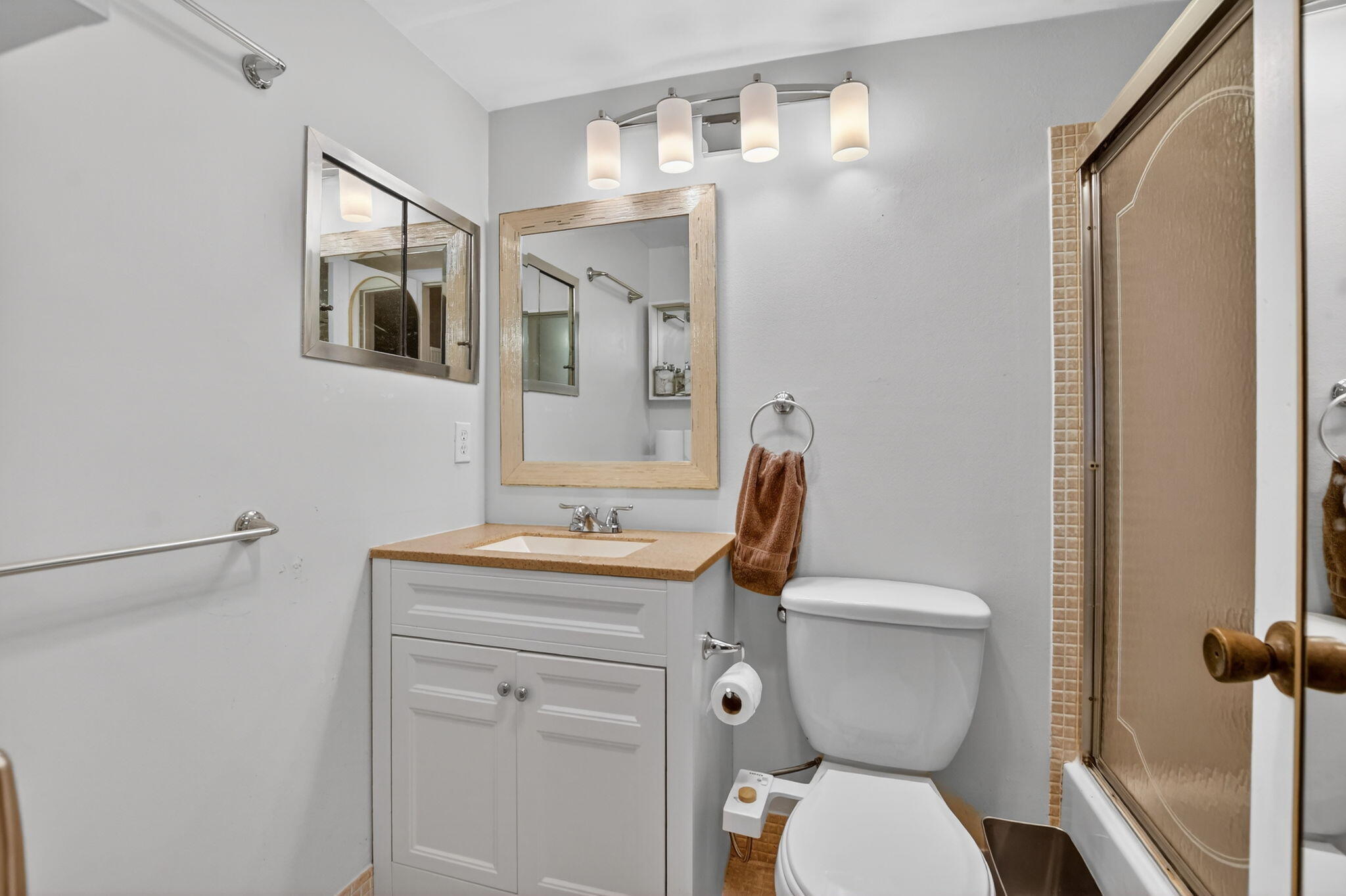 OAKRIDGE Q CONDO - Residential