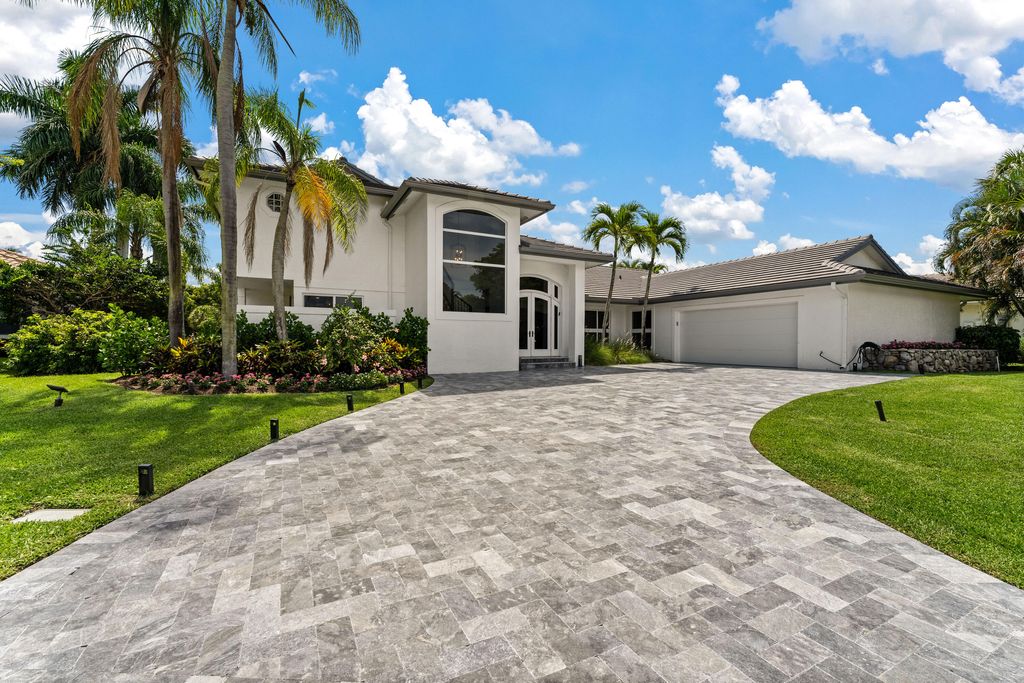 Photo of 16562 Ironwood Drive, Delray Beach, FL 33445 (MLS # R10805818)