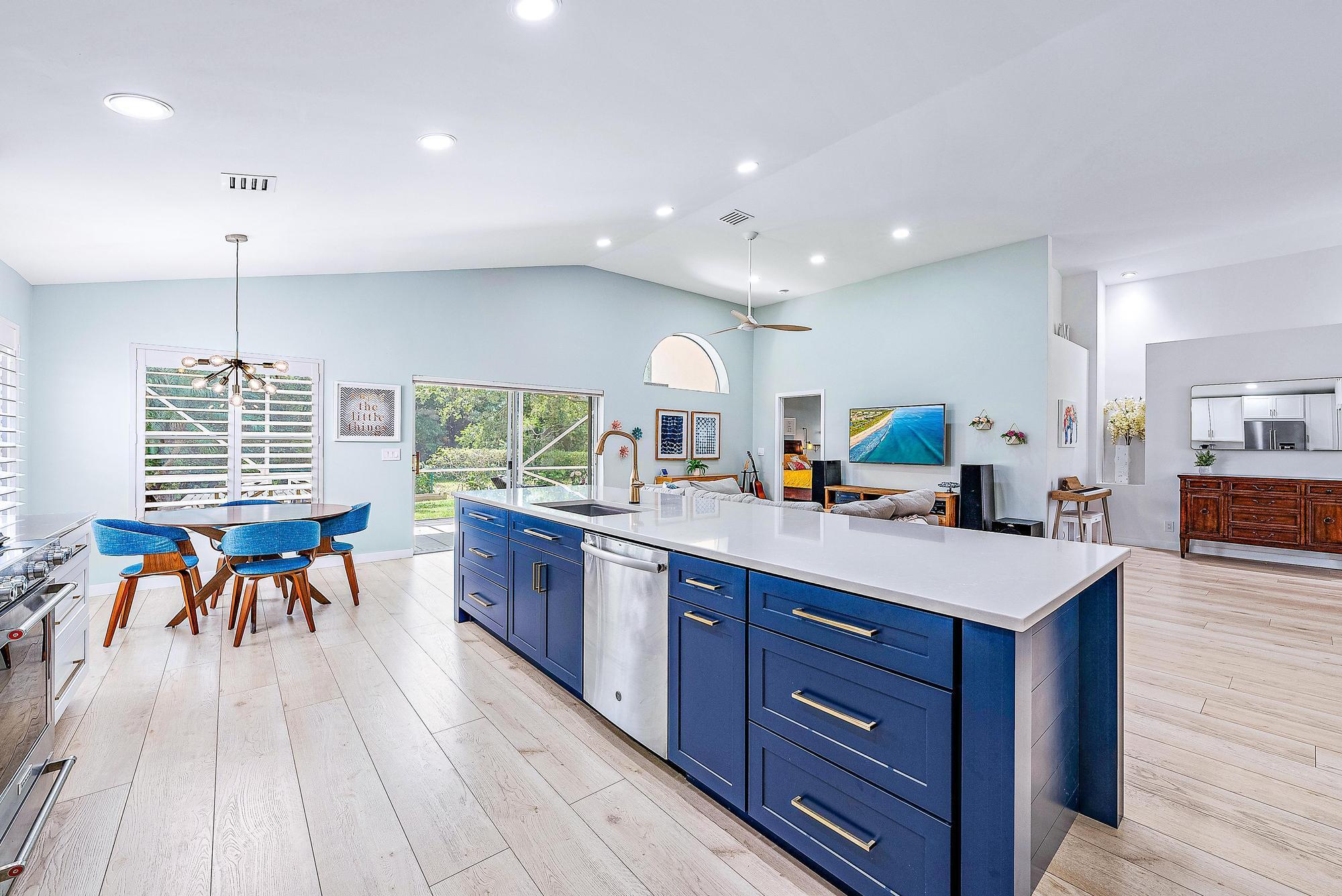 BENT TREE - Residential