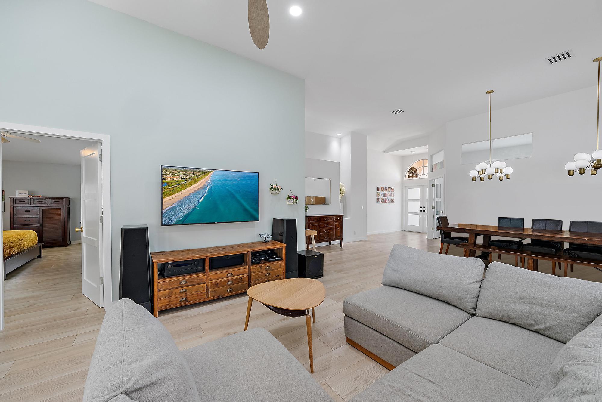 BENT TREE - Residential