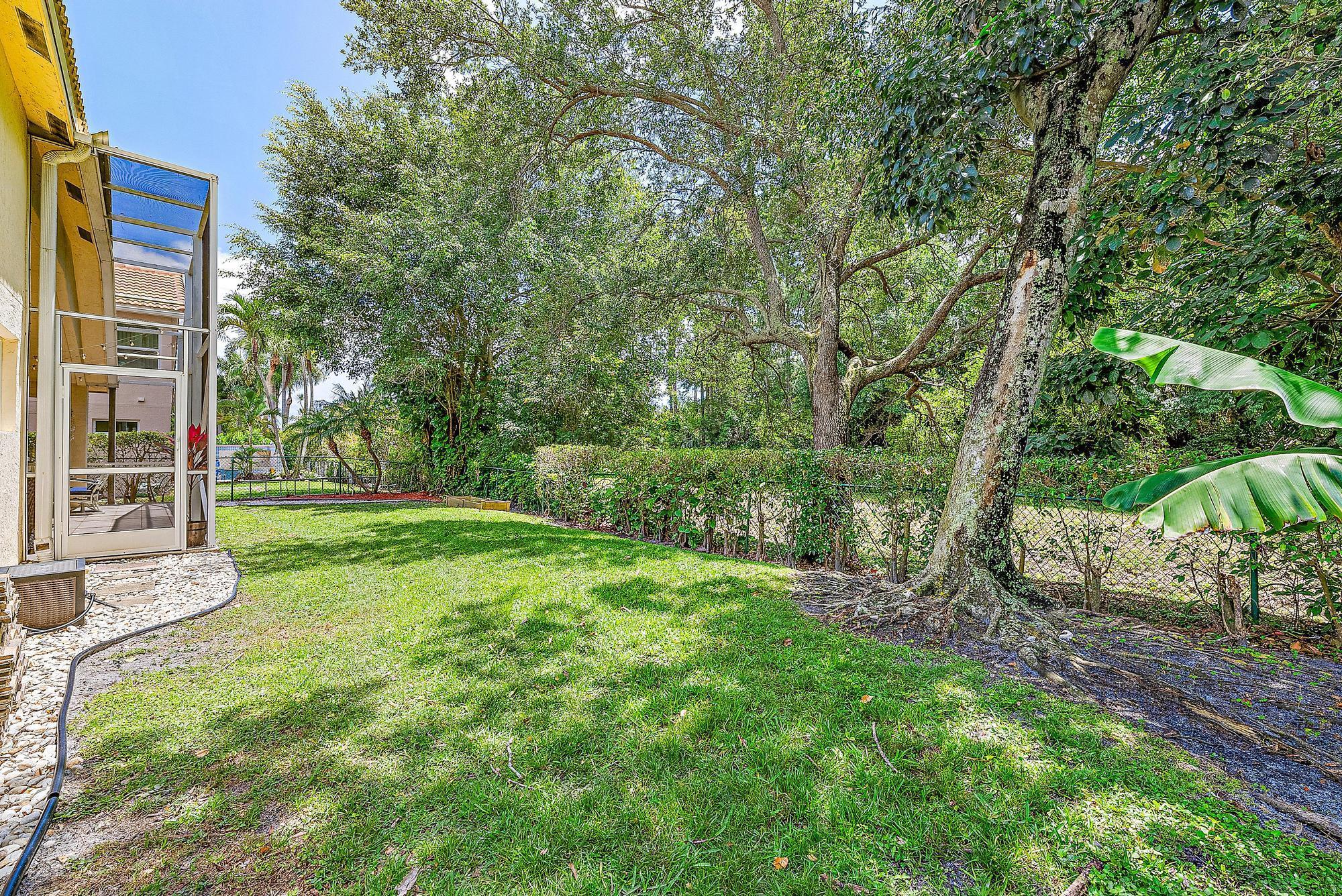 BENT TREE - Residential