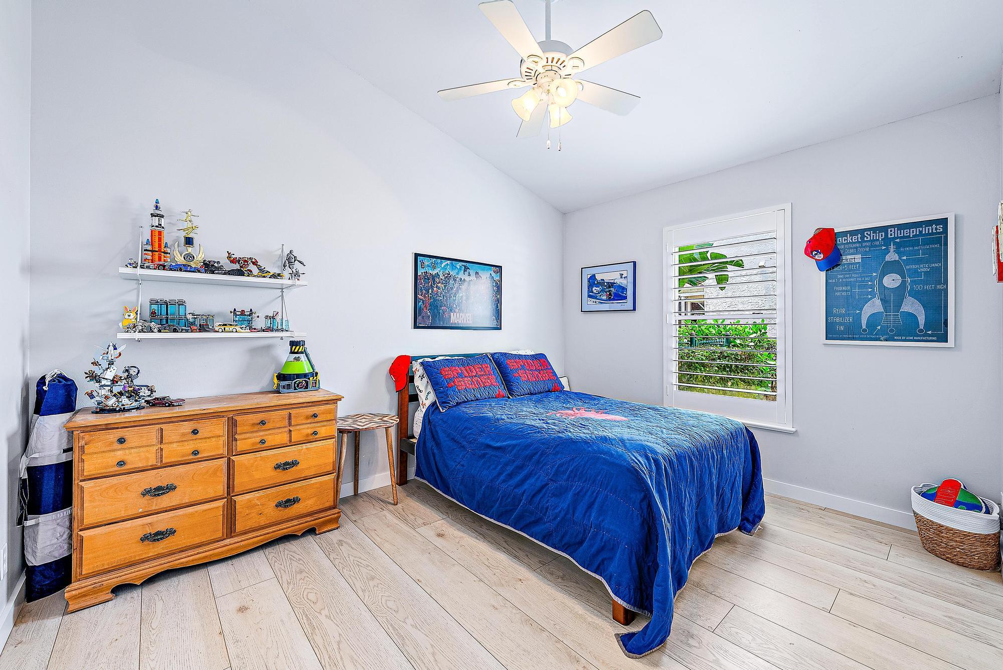 BENT TREE - Residential