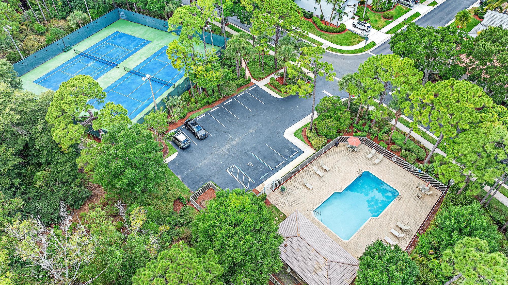 BENT TREE - Residential