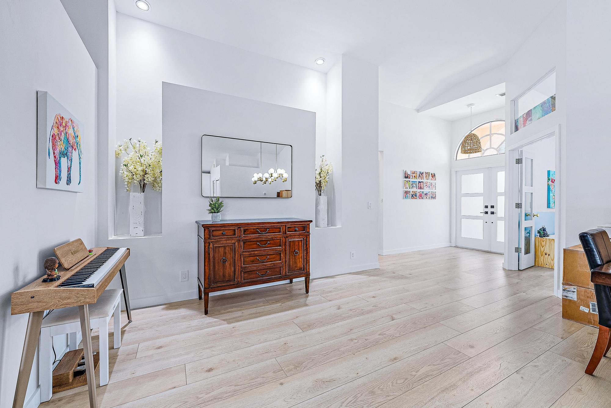 BENT TREE - Residential