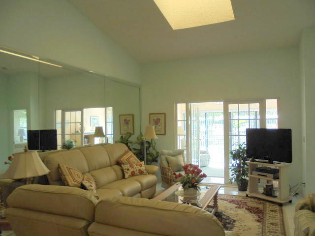 WHISPER WALK - Residential