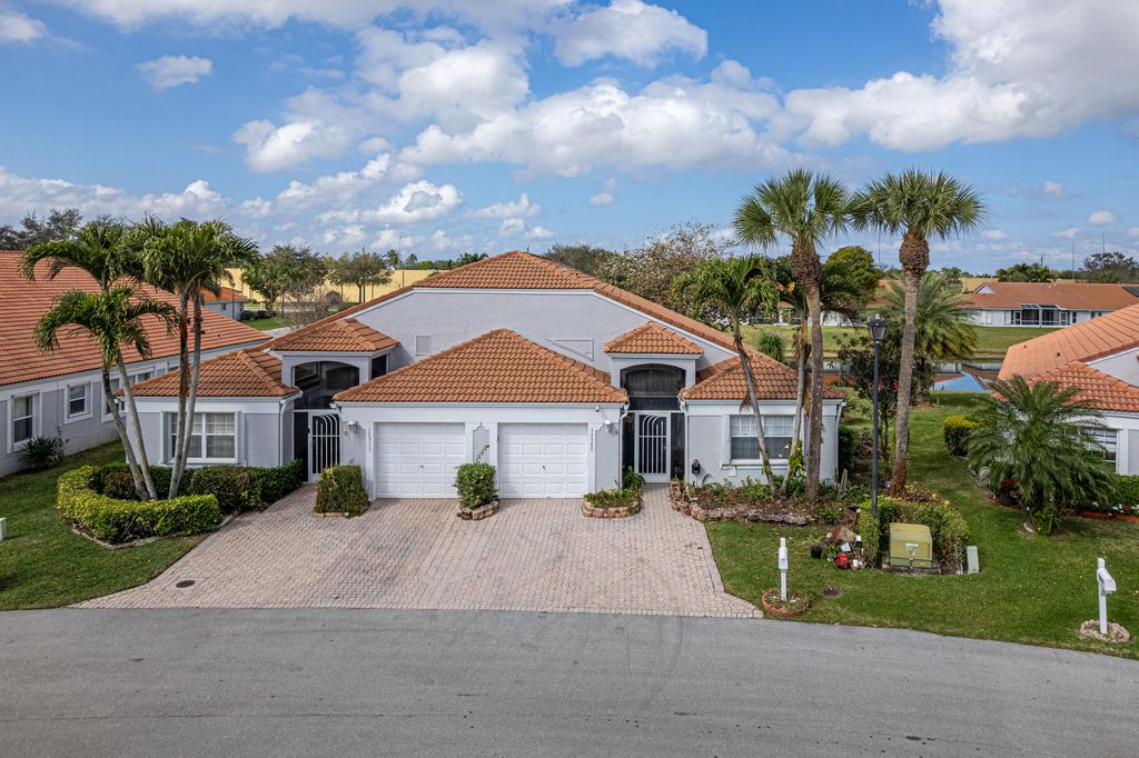 Photo of 15305 Summer Lake Drive, Delray Beach, FL 33446 (MLS # R11166099)