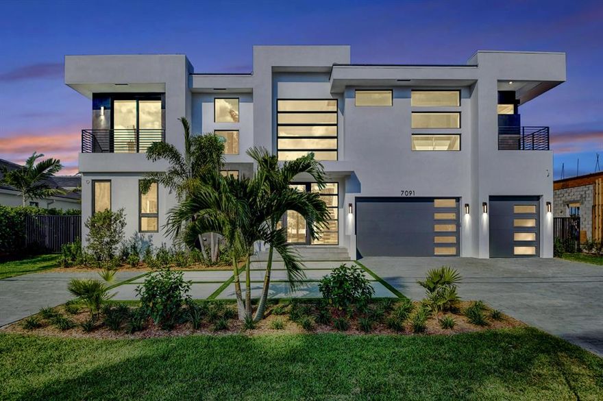 Bring your 90 FT Yacht to this brand new no fixed bridge Boca Harbour Island deepwater estate. Steel open riser stairs, club room built-out, his and hers master bedroom suite, custom back-lit ceiling details, resort style pool deck, built by one of Boca Raton's premier custom builders, Beach-To-Bay Custom Builders. 5BR/7.5BA + club room & office. 5,680 living sf and 6,997 total sf. Home to be finished September 2022 Concrete Dock 50FT