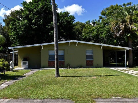 Photo of 2021 HILLS Court, Fort Pierce, FL 34950 (MLS # B26067861)