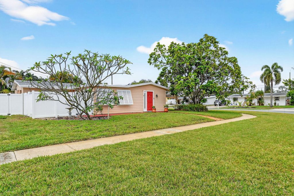 Photo of 83 Andros Road, Palm Springs, FL 33461 (MLS # B26005932)