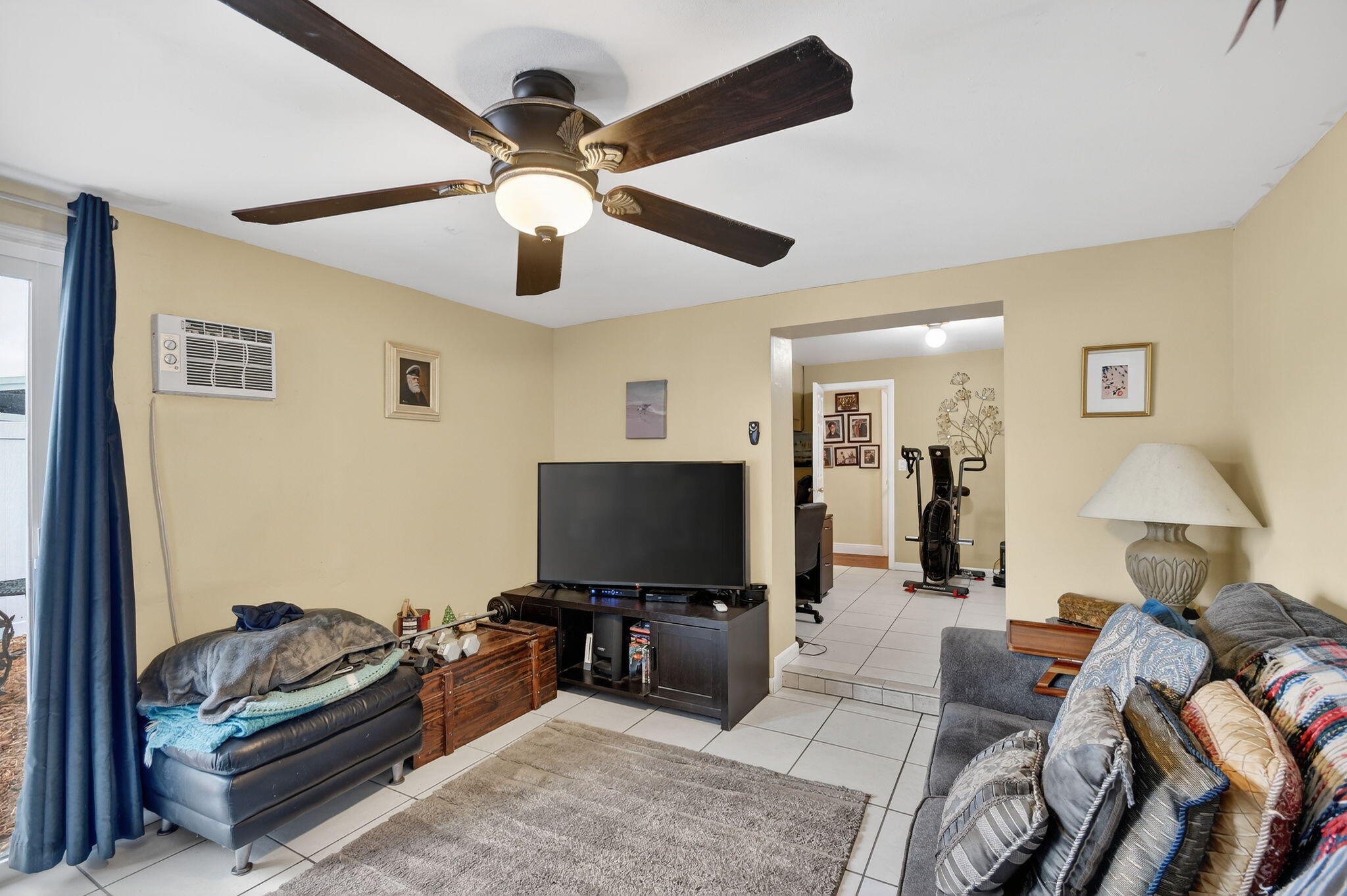 PALM SPRINGS VILLAGE 8 - Residential