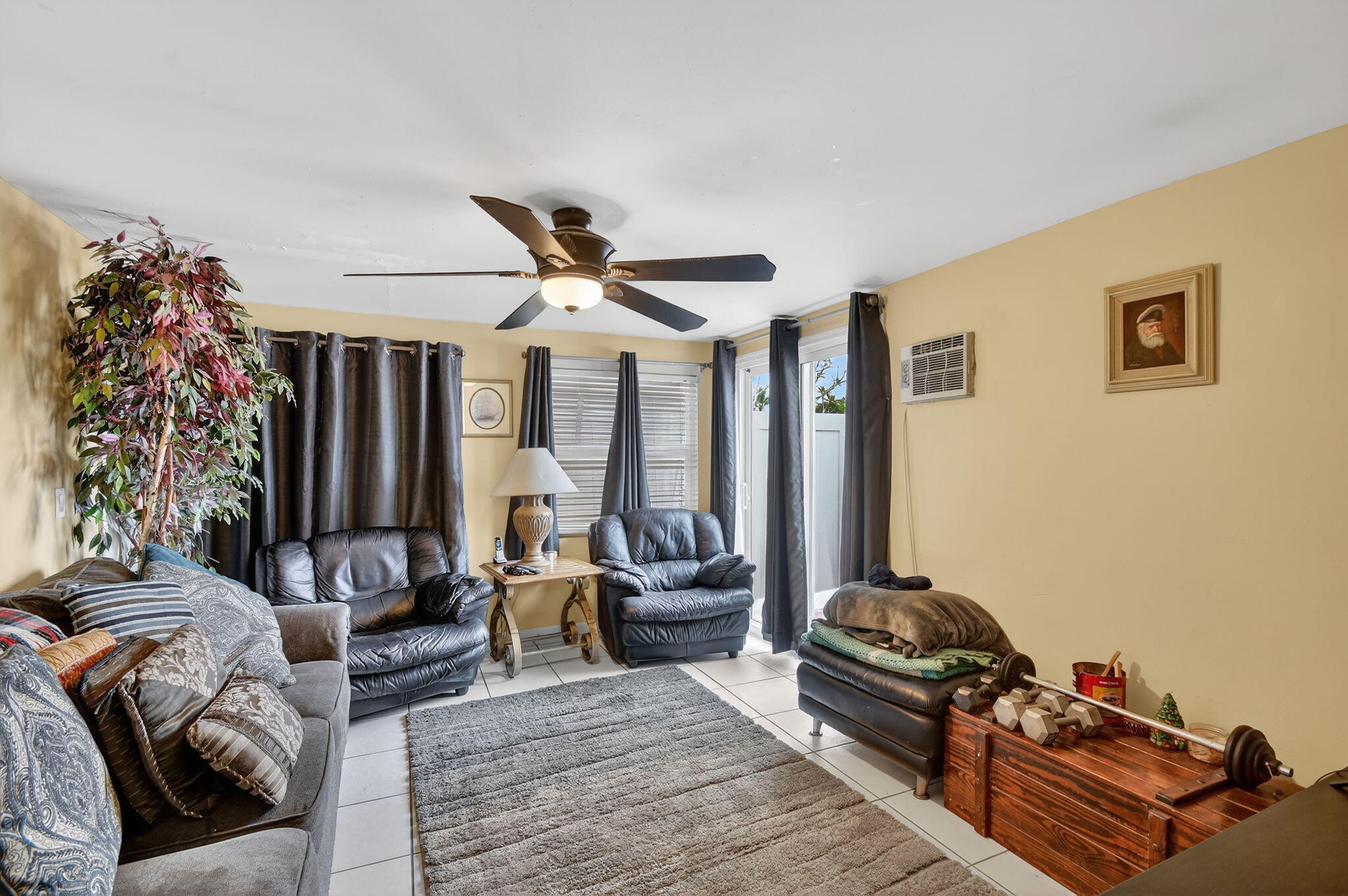 PALM SPRINGS VILLAGE 8 - Residential