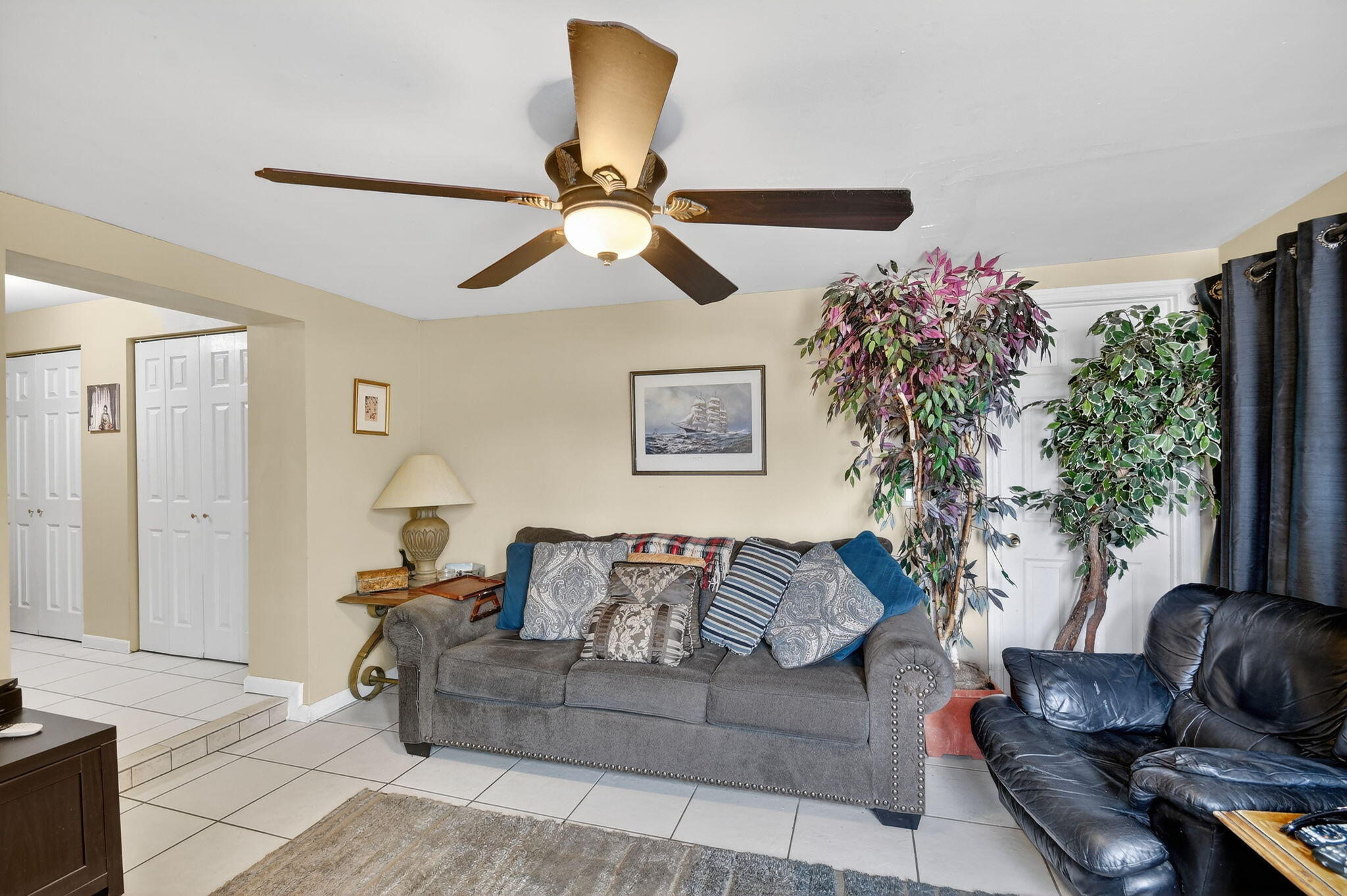 PALM SPRINGS VILLAGE 8 - Residential