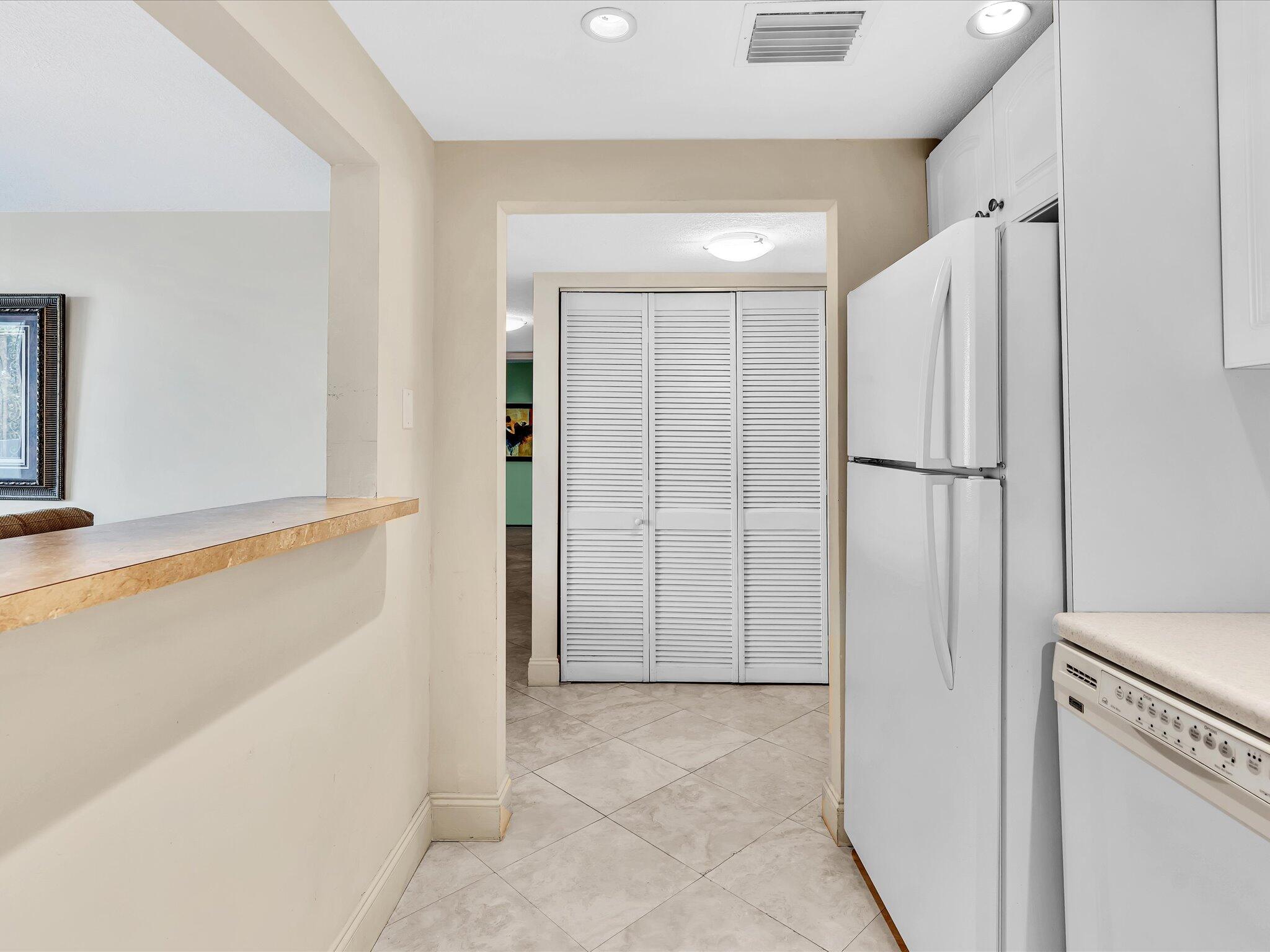 1421 S Ocean Boulevard 219