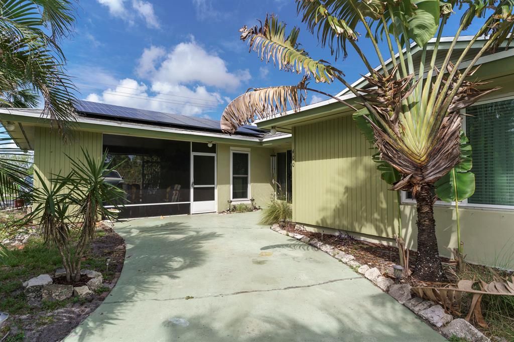 Photo of 400 Riomar Drive, Port Saint Lucie, FL 34952 (MLS # R10712590)