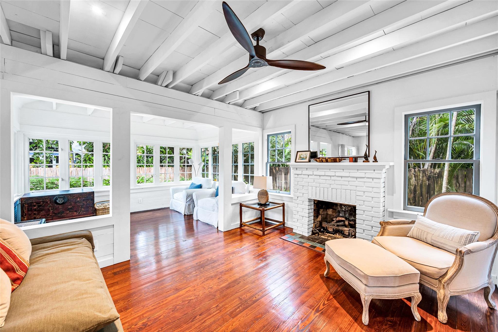 Victoria Courts 9-49 B - Residential