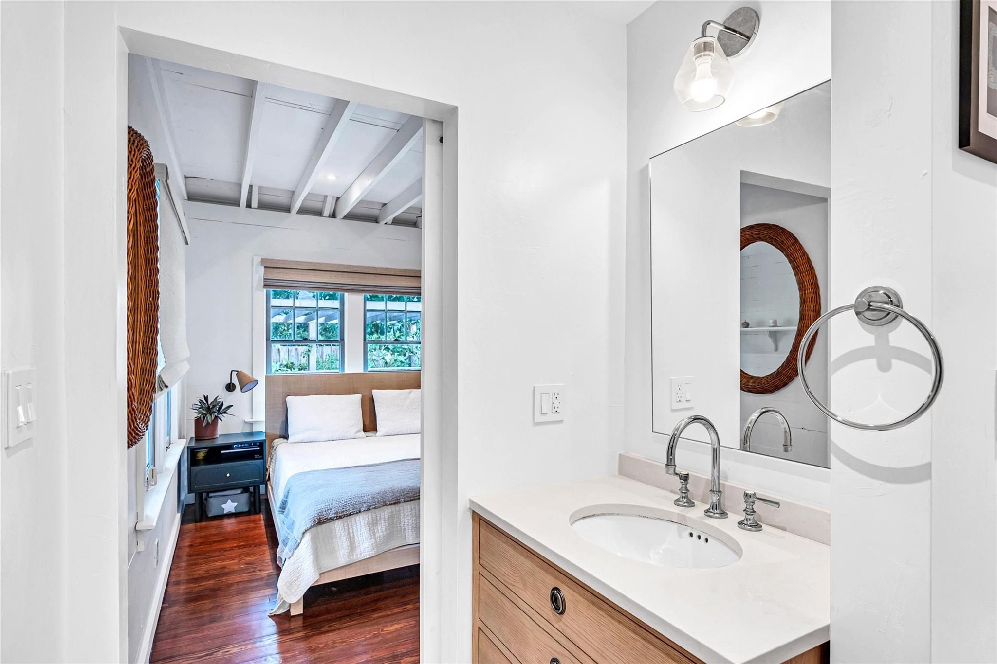 Victoria Courts 9-49 B - Residential