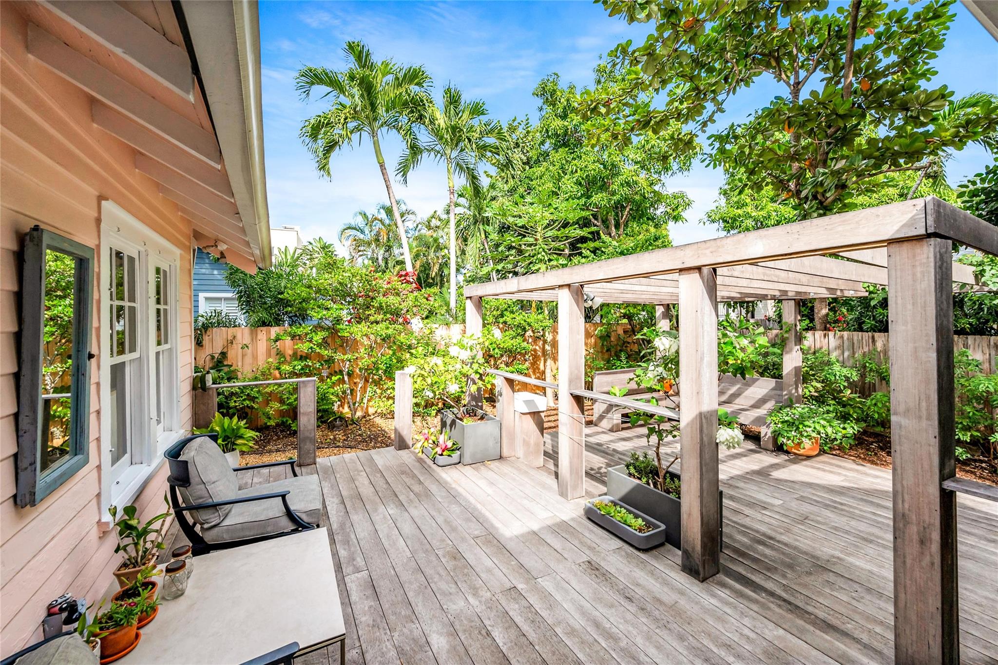 Victoria Courts 9-49 B - Residential