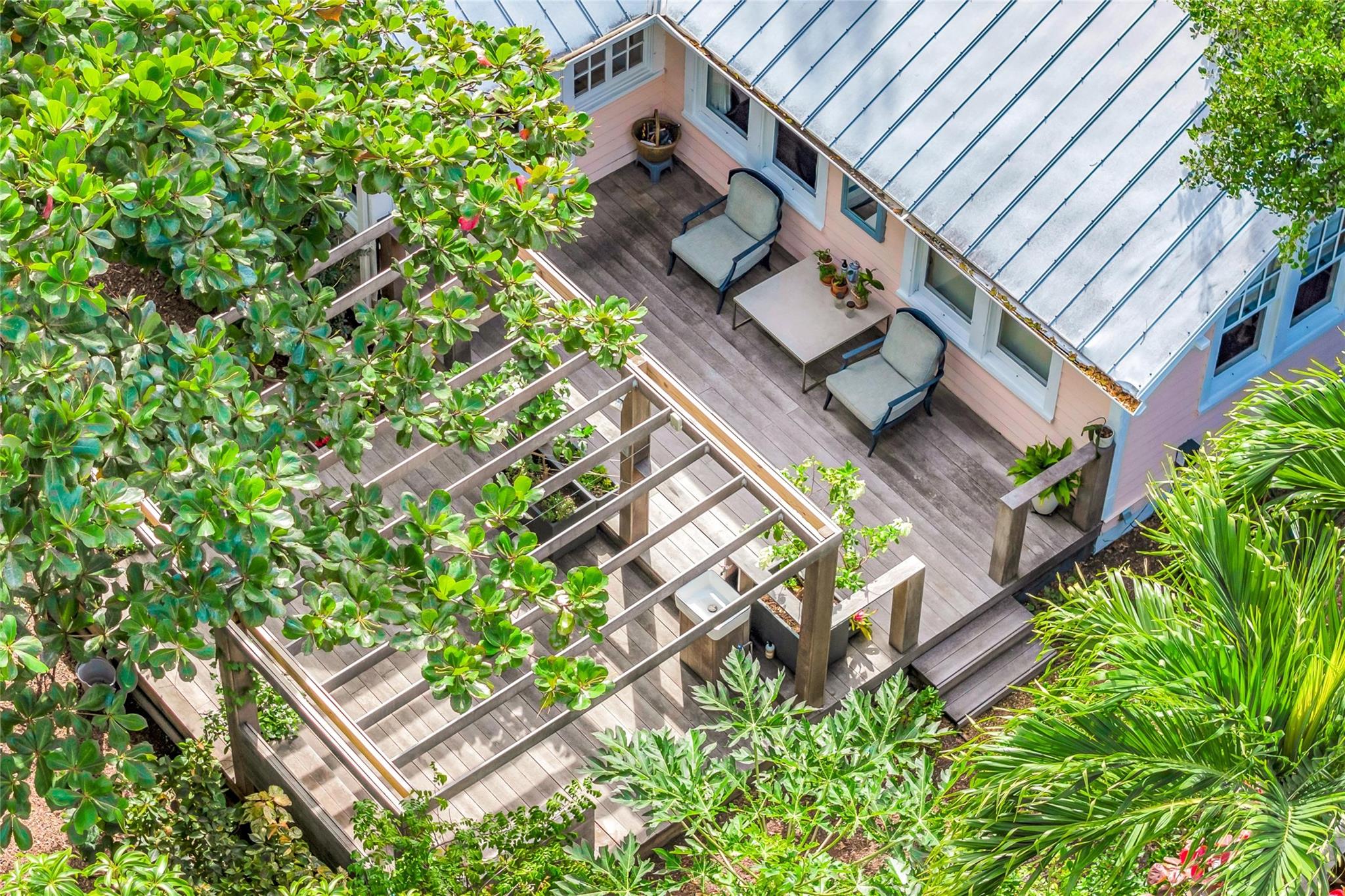 Victoria Courts 9-49 B - Residential