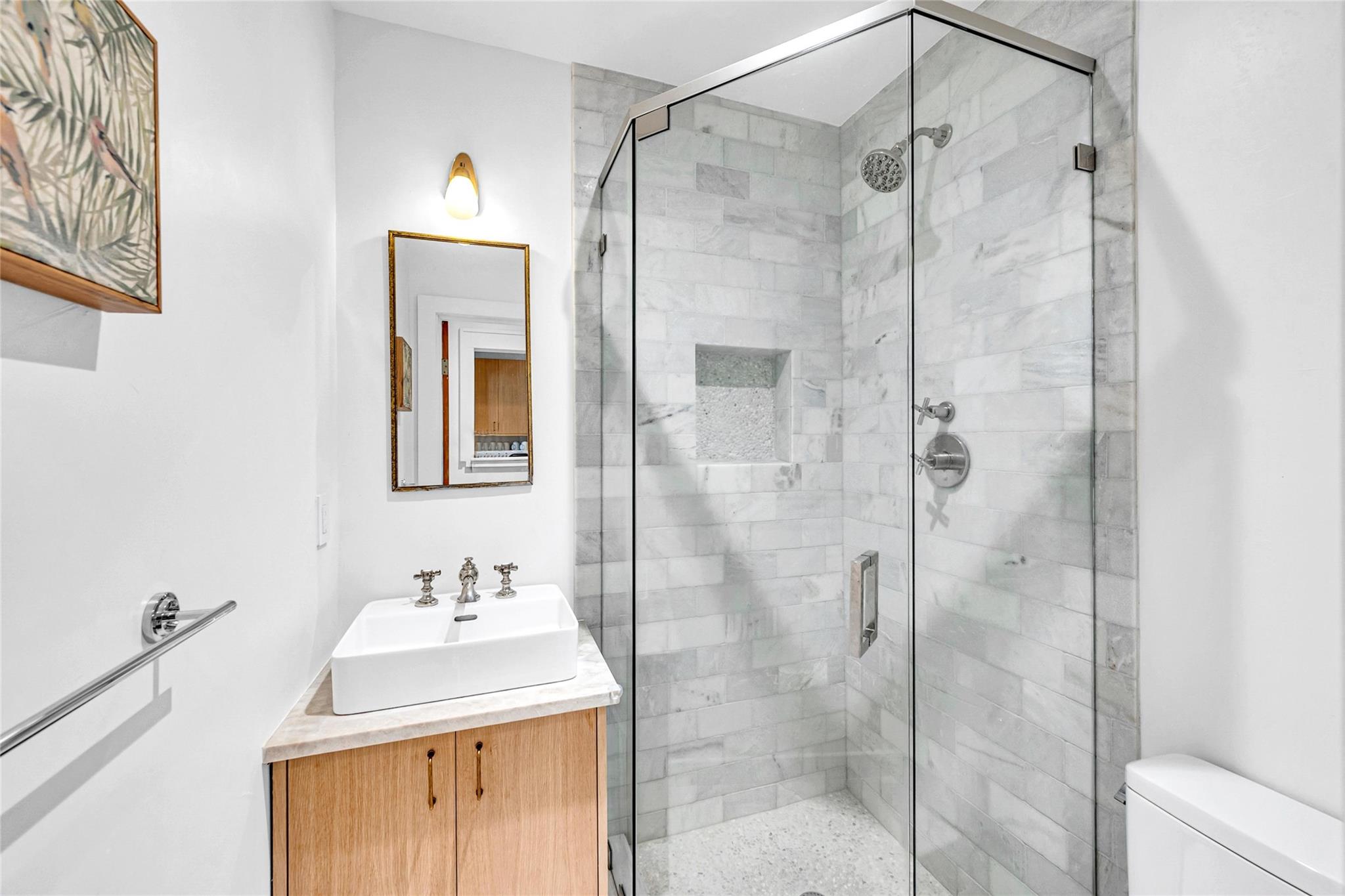 Victoria Courts 9-49 B - Residential