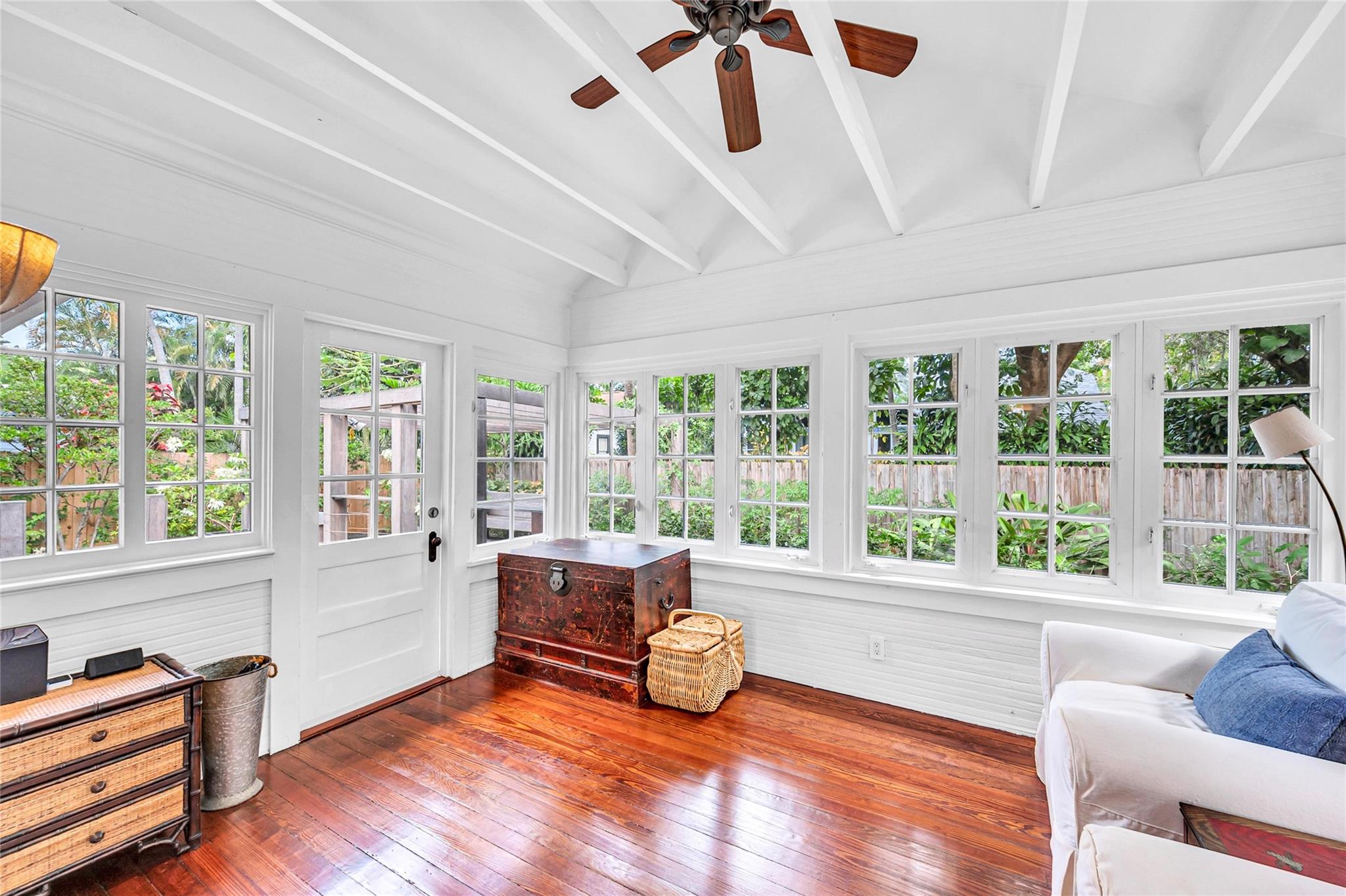 Victoria Courts 9-49 B - Residential