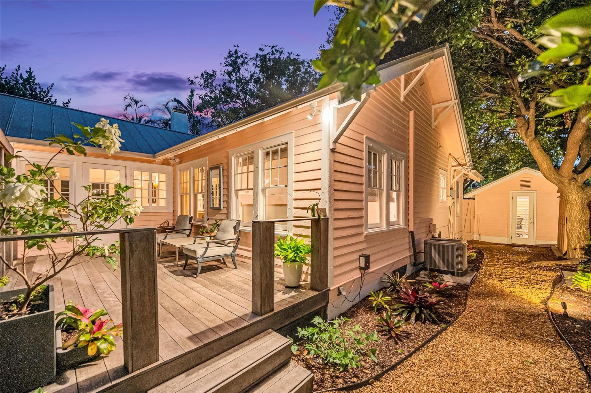 Victoria Courts 9-49 B - Residential