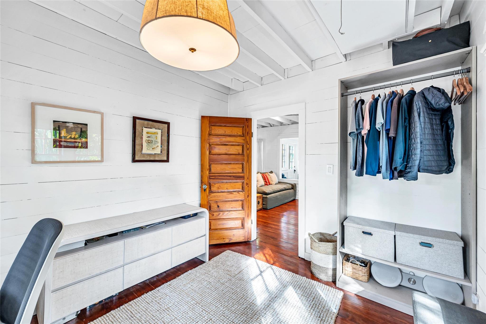 Victoria Courts 9-49 B - Residential