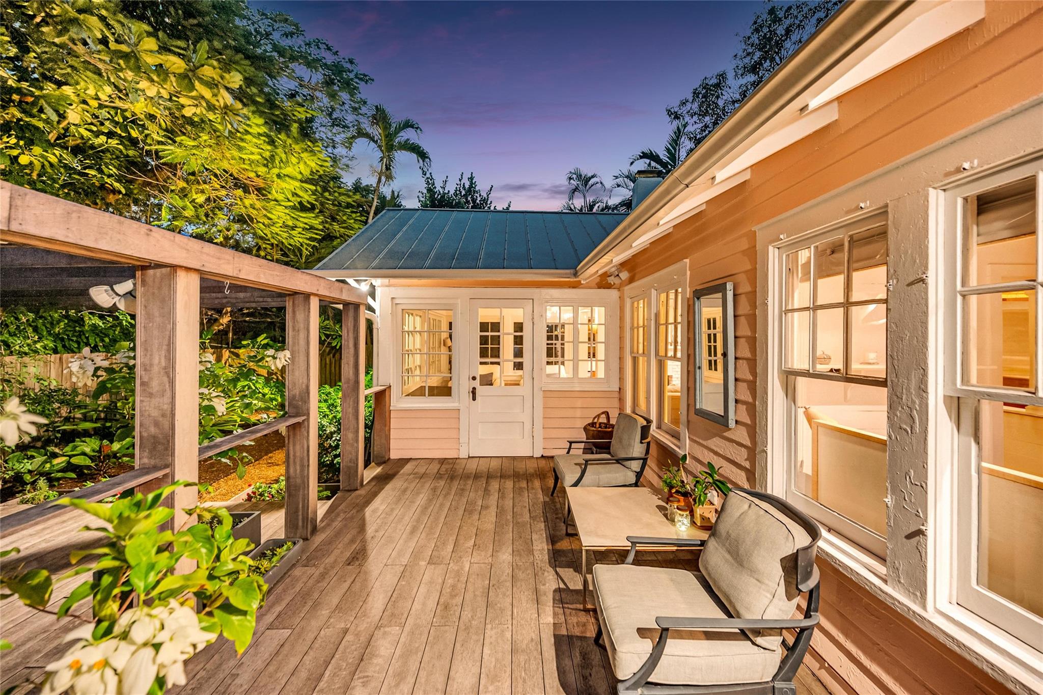 Victoria Courts 9-49 B - Residential