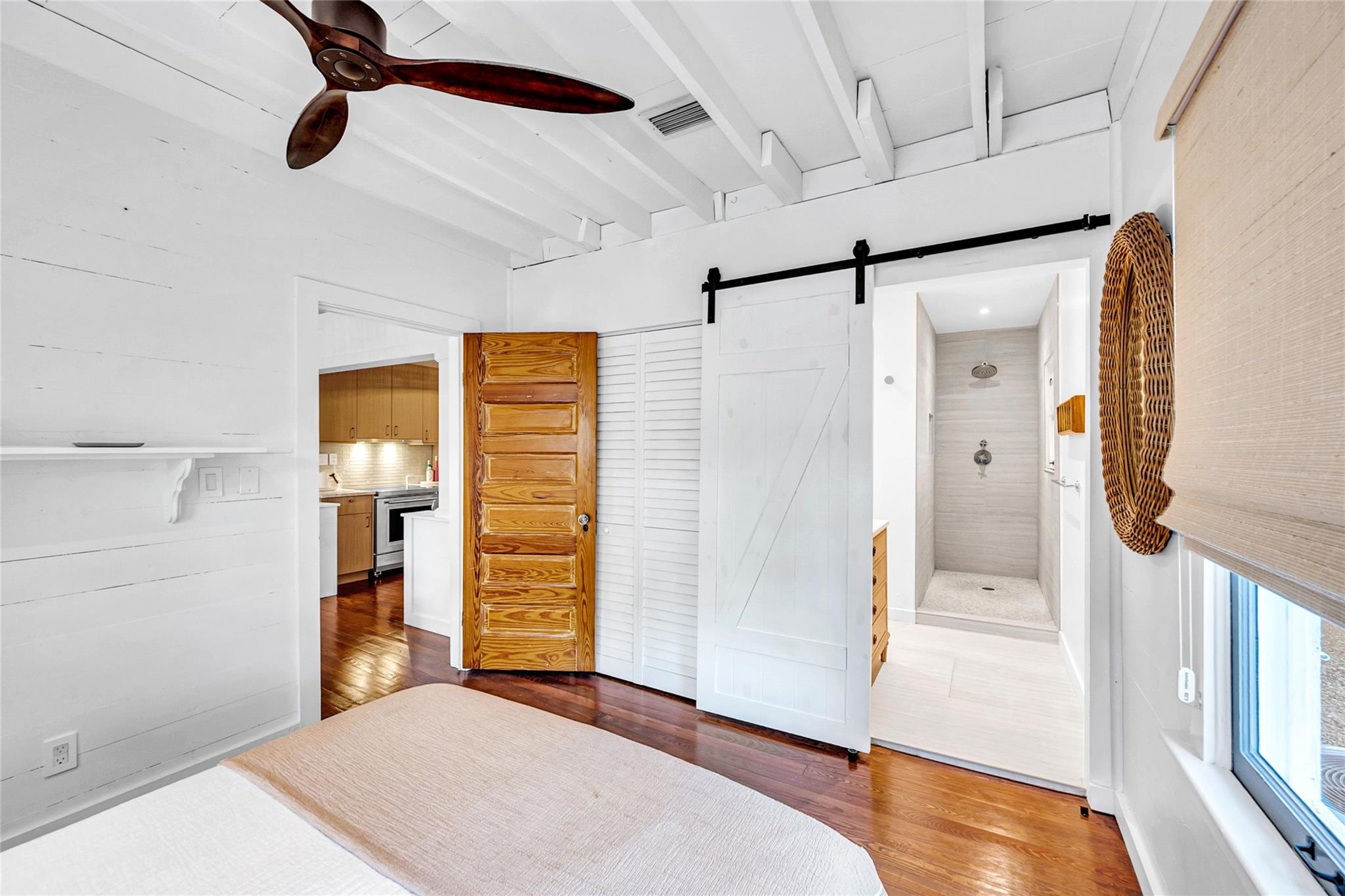 Victoria Courts 9-49 B - Residential