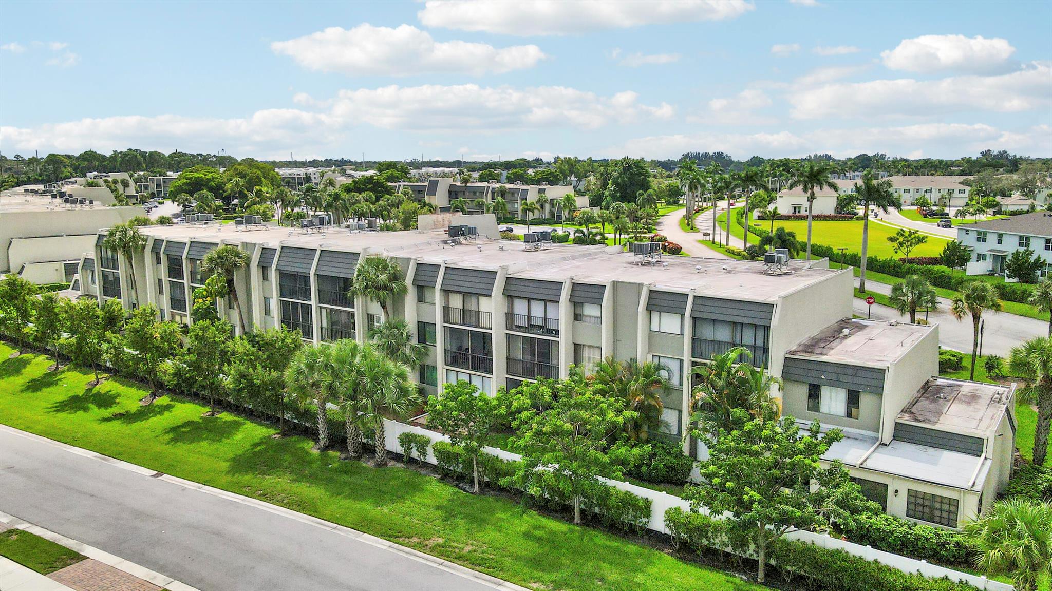 FOUNTAINS OF PALM BEACH C - Residential