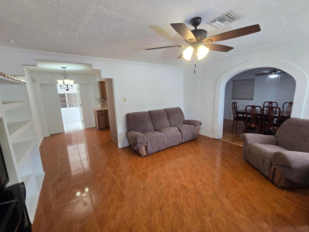 Photo of 6510 Sheridan Street, Hollywood, FL 33024 (MLS # B26015894)