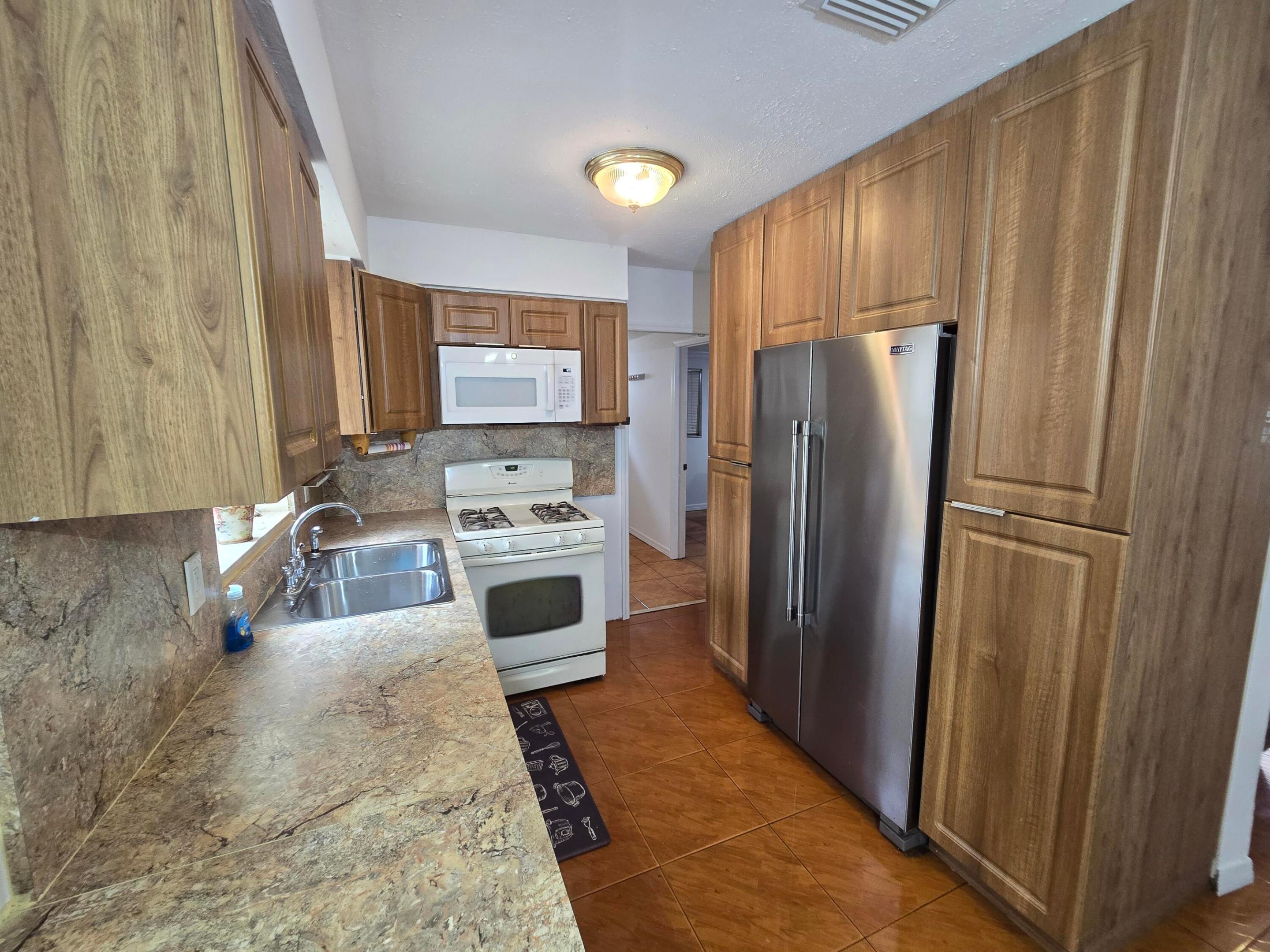 DRIFTWOOD PLAZA - Residential