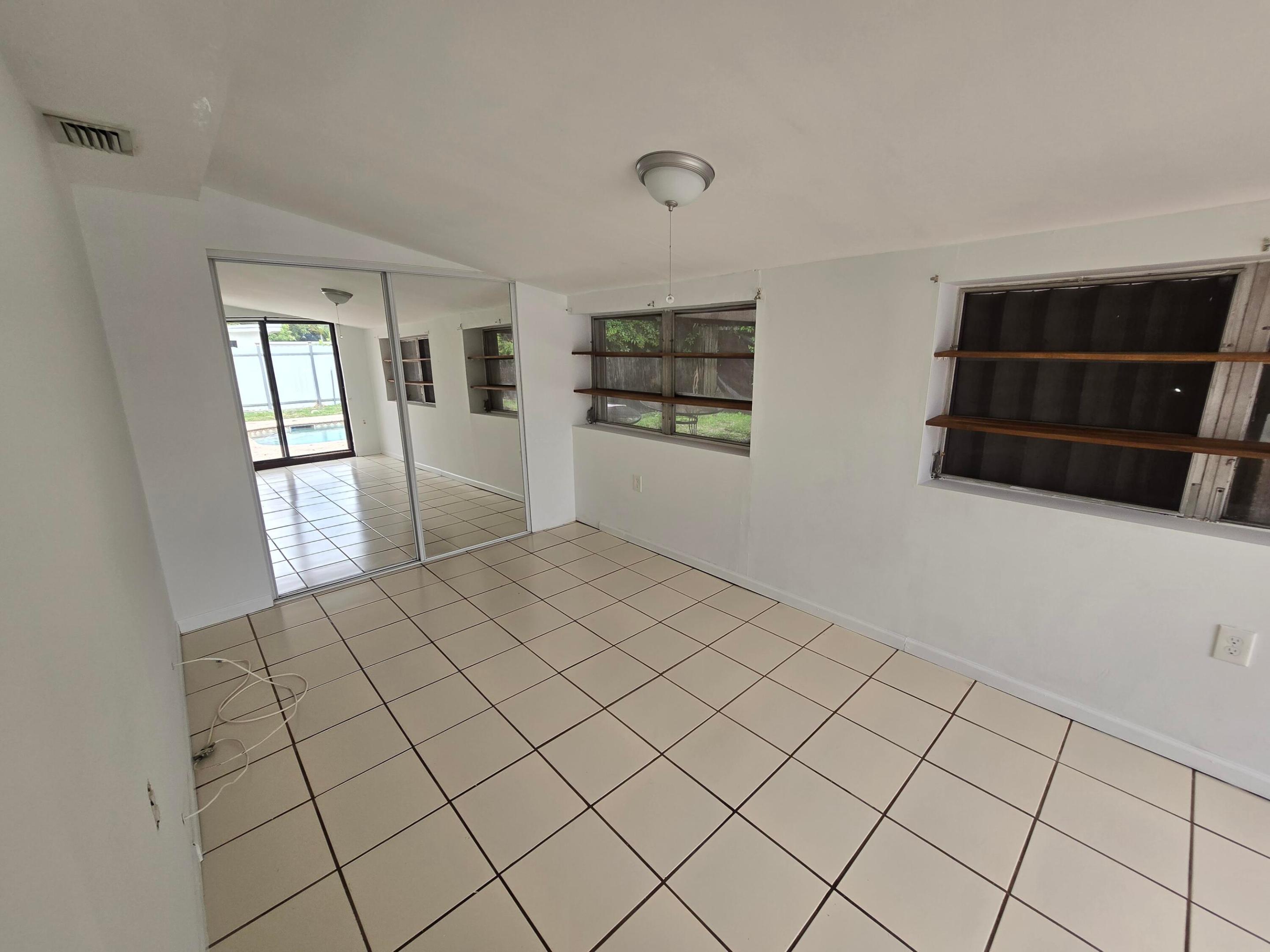 DRIFTWOOD PLAZA - Residential