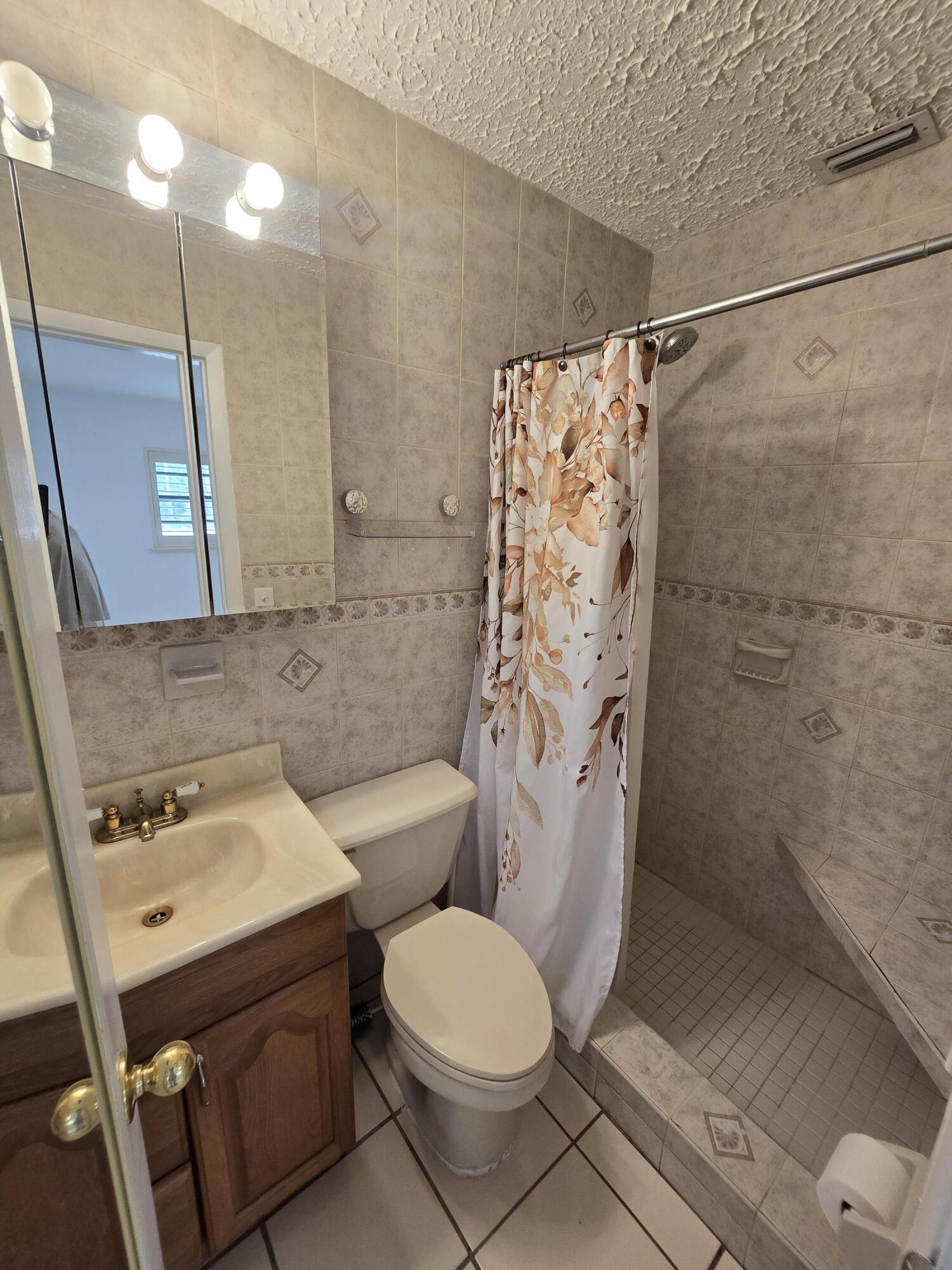 DRIFTWOOD PLAZA - Residential