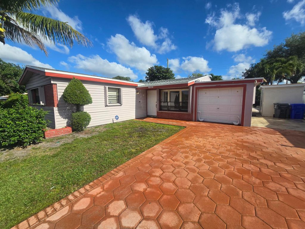 Photo of 6510 Sheridan Street, Hollywood, FL 33024 (MLS # B26015894)