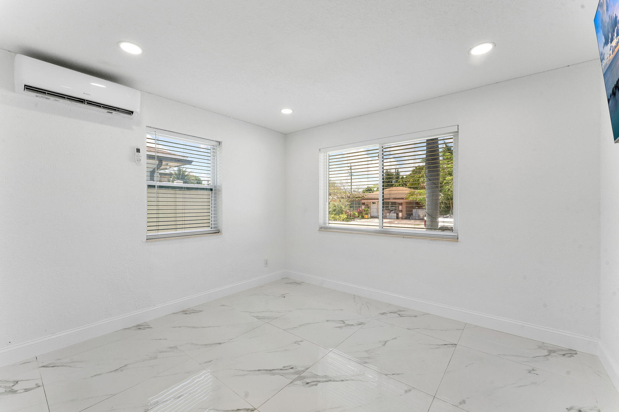 LAKE WORTH TOWN OF - Residential