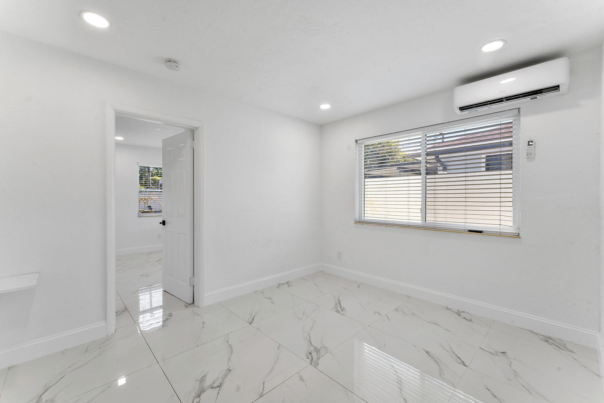 LAKE WORTH TOWN OF - Residential