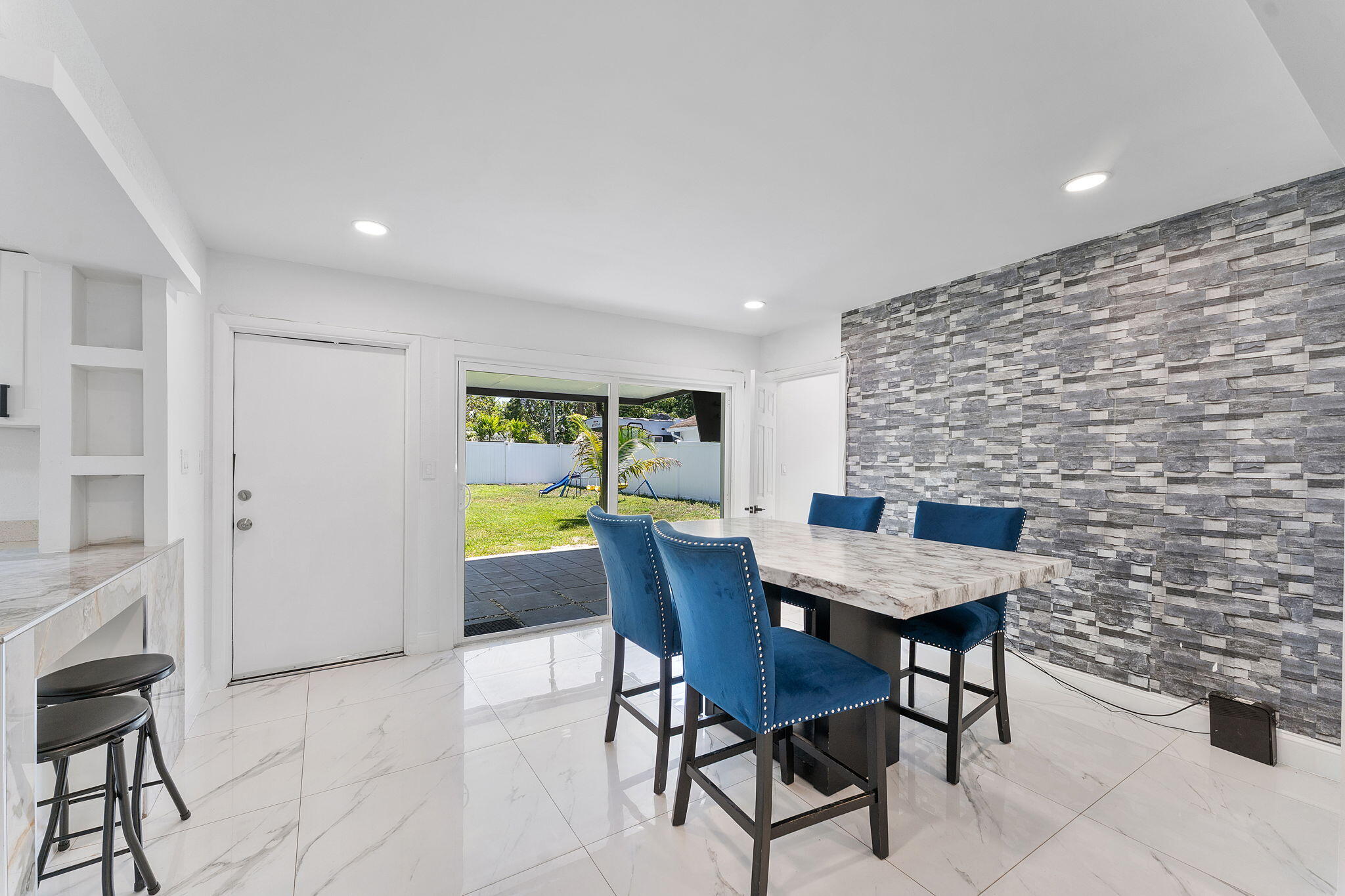 LAKE WORTH TOWN OF - Residential