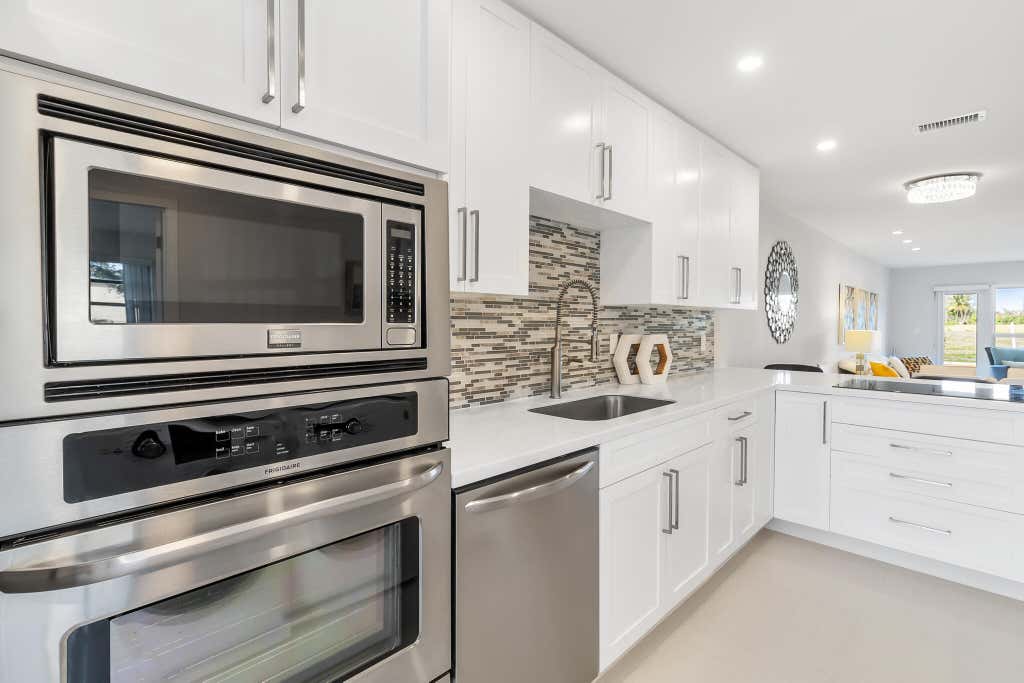 Photo of 13923 Via Aurora #D, Delray Beach, FL 33484 (MLS # R10785829)