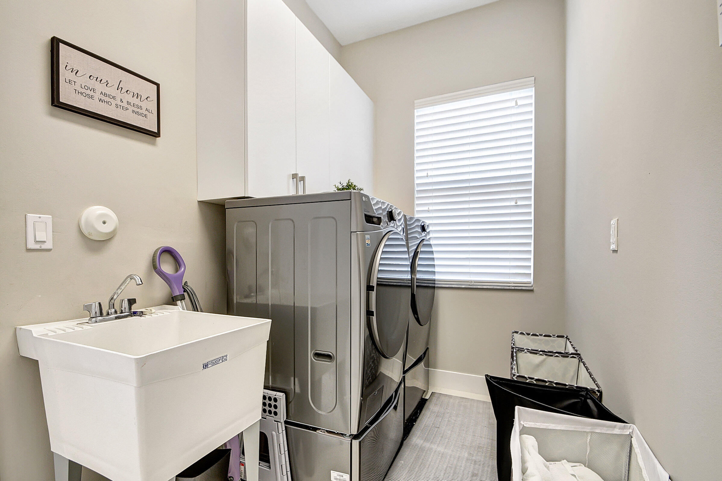 DILLRUN ESTATES - Residential Lease