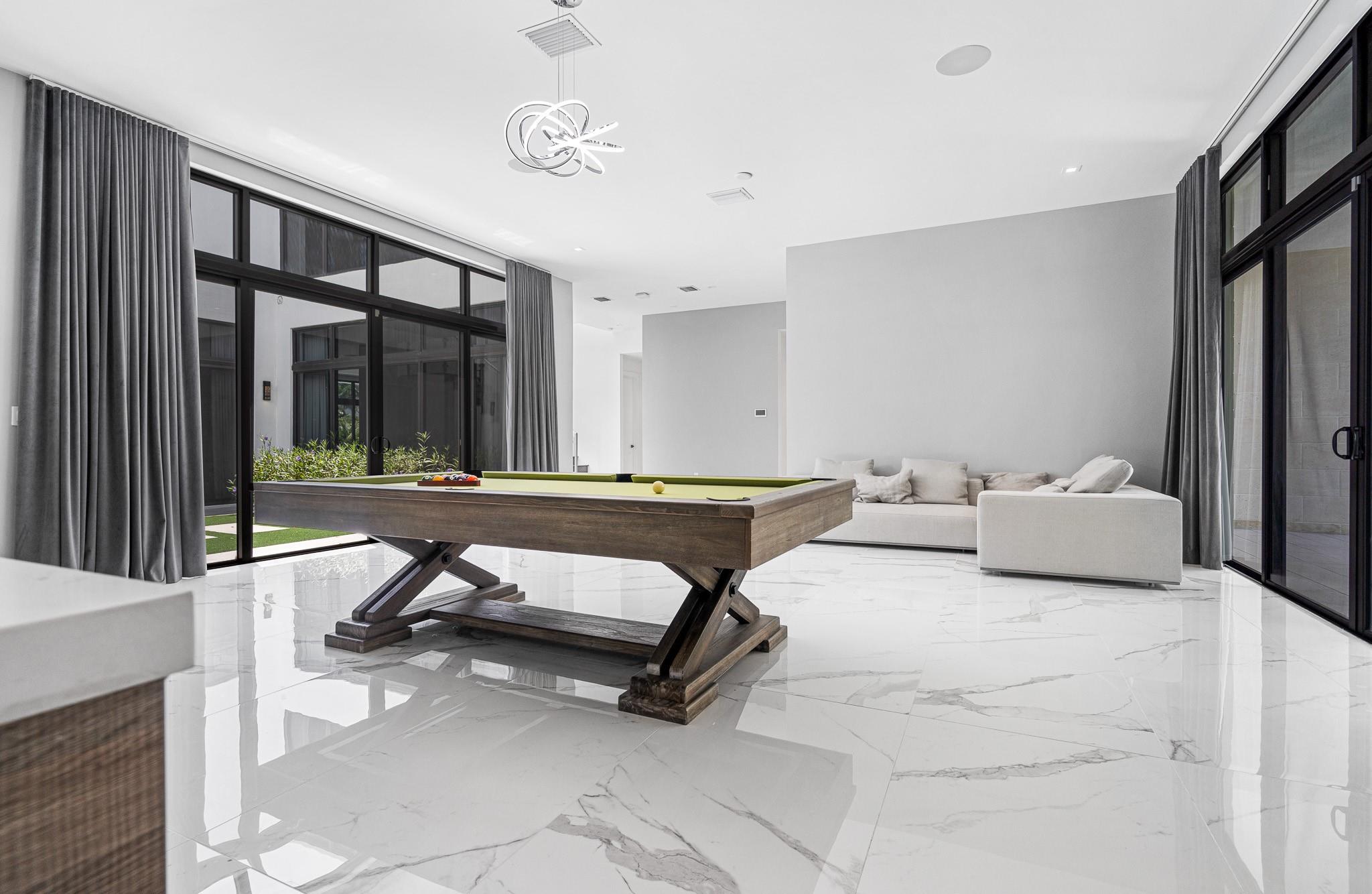 WESTON ESTATES - Residential
