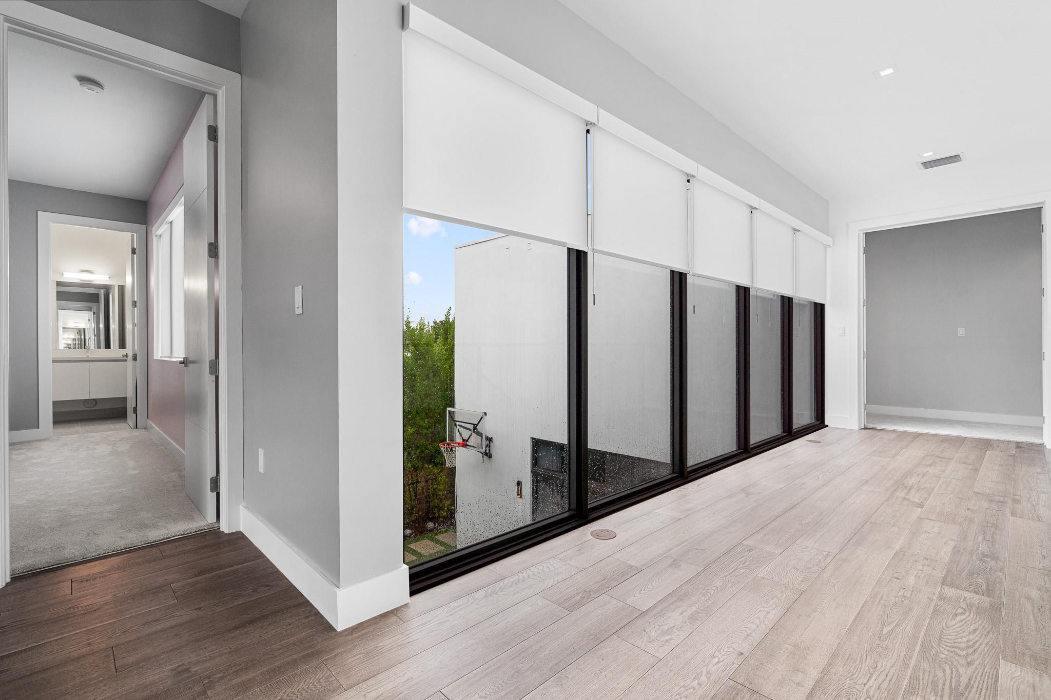 WESTON ESTATES - Residential