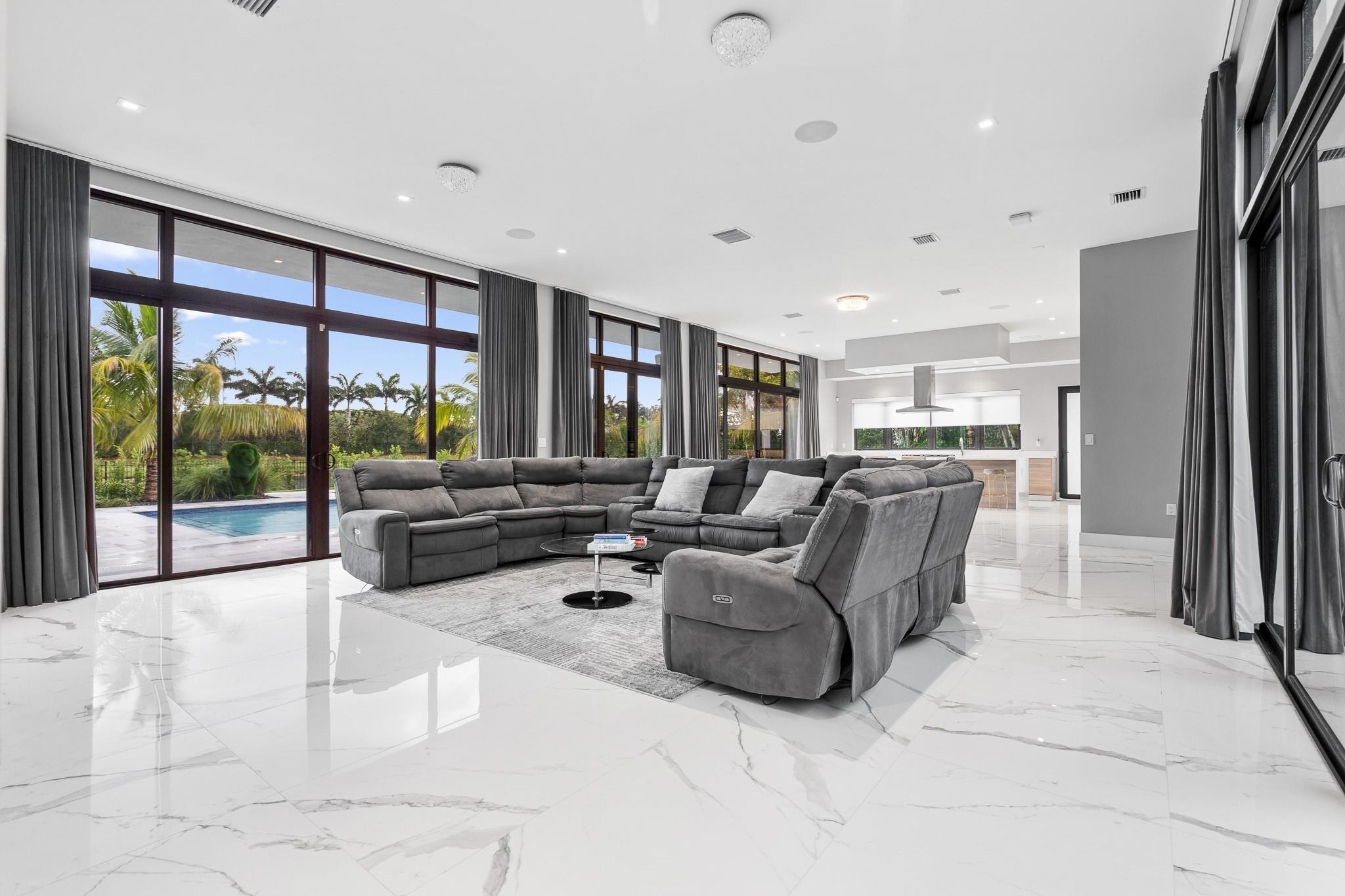 WESTON ESTATES - Residential