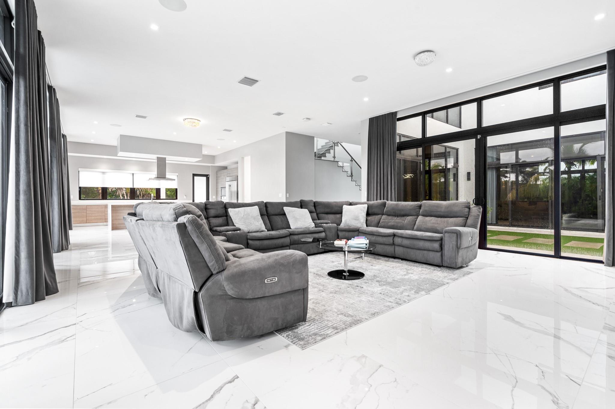 WESTON ESTATES - Residential