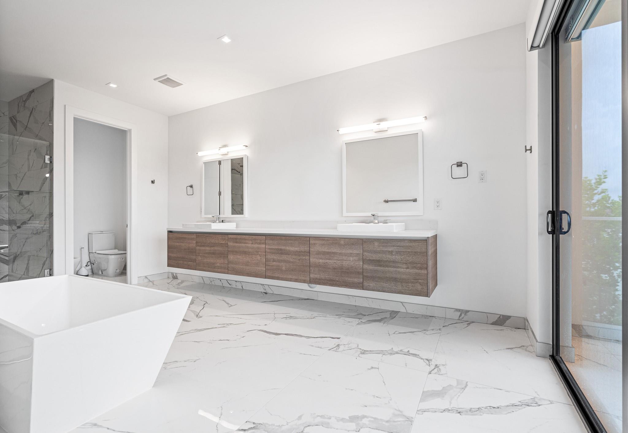 WESTON ESTATES - Residential