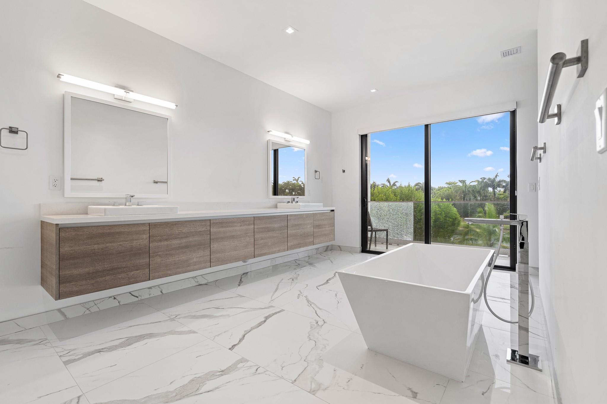 WESTON ESTATES - Residential