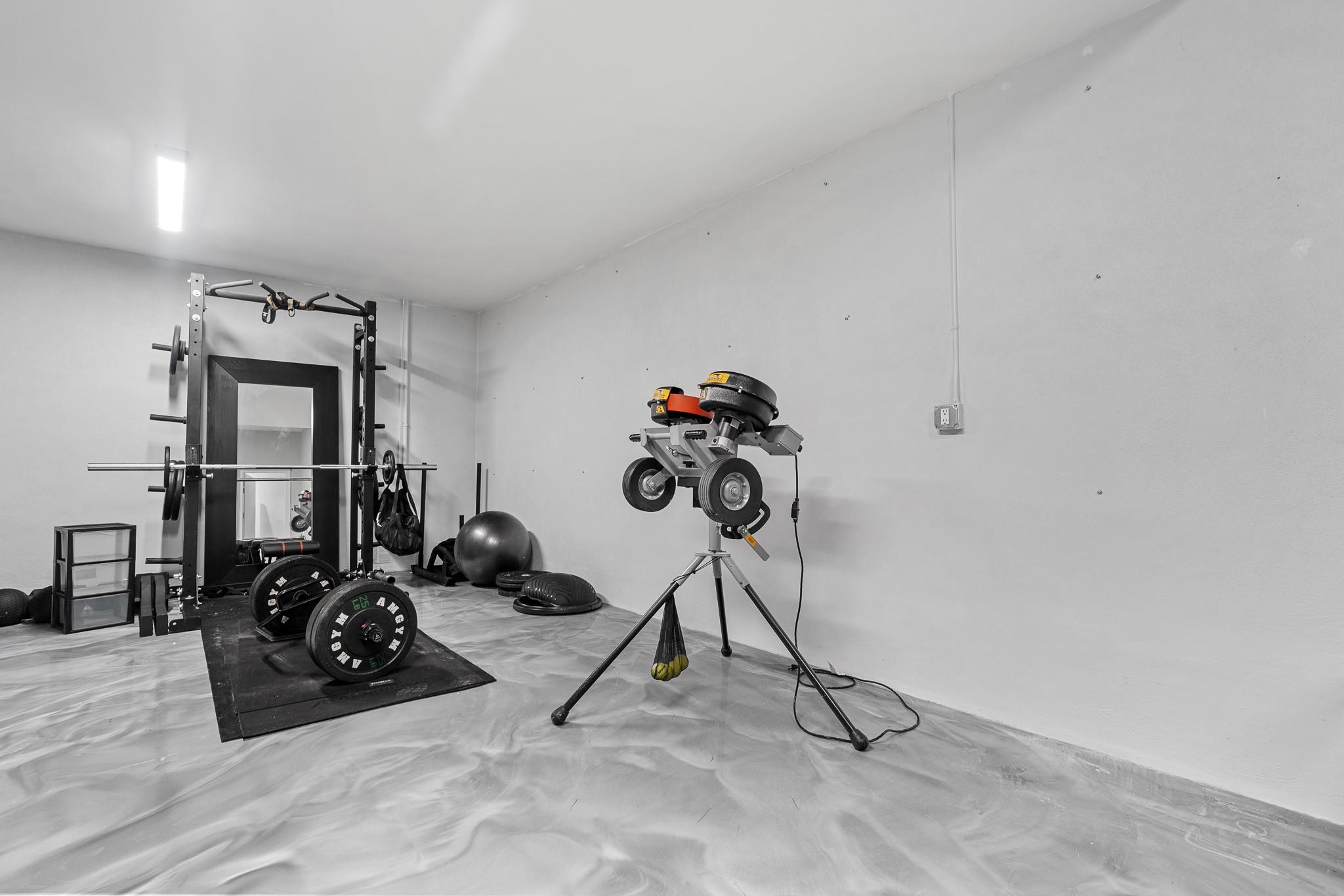 WESTON ESTATES - Residential